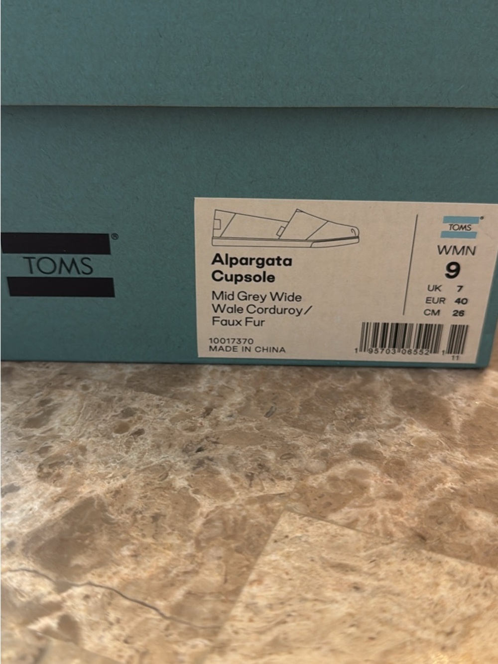 TOMS Women's Gray Plush Lined Alpargata Slip-Ons with White Fur Trim Size 9 - Picture 10 of 10